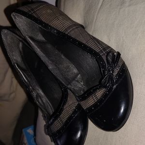 Mudd size 7 kitten heels